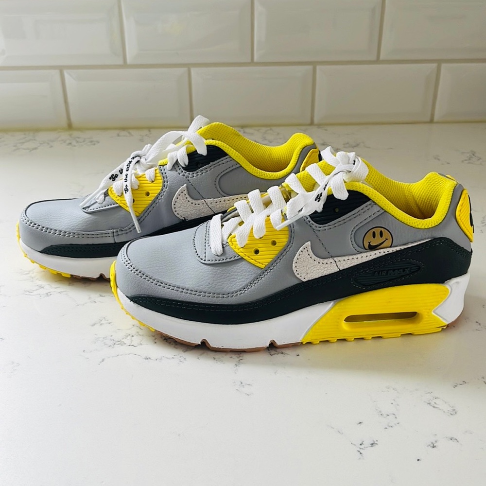 Nike Air Max 90 Smile Face 😃 - Picture 6 of 15